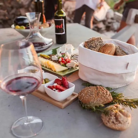 Gospel & Winery Villa *