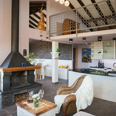 Gospel & Winery Villa *